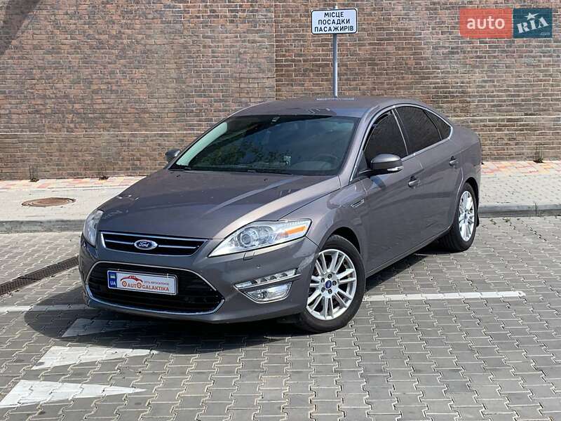 Седан Ford Mondeo 2011 в 