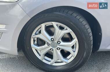 Ліфтбек Ford Mondeo 2013 в 