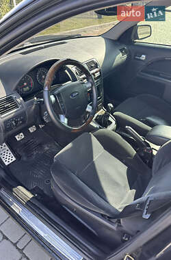Седан Ford Mondeo 2004 в 