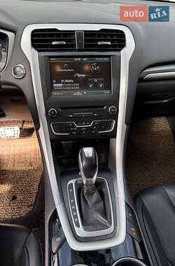 Седан Ford Mondeo 2015 в 
