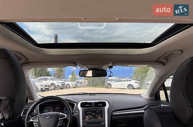 Седан Ford Mondeo 2015 в 