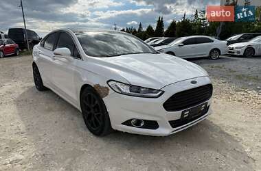 Седан Ford Mondeo 2015 в 