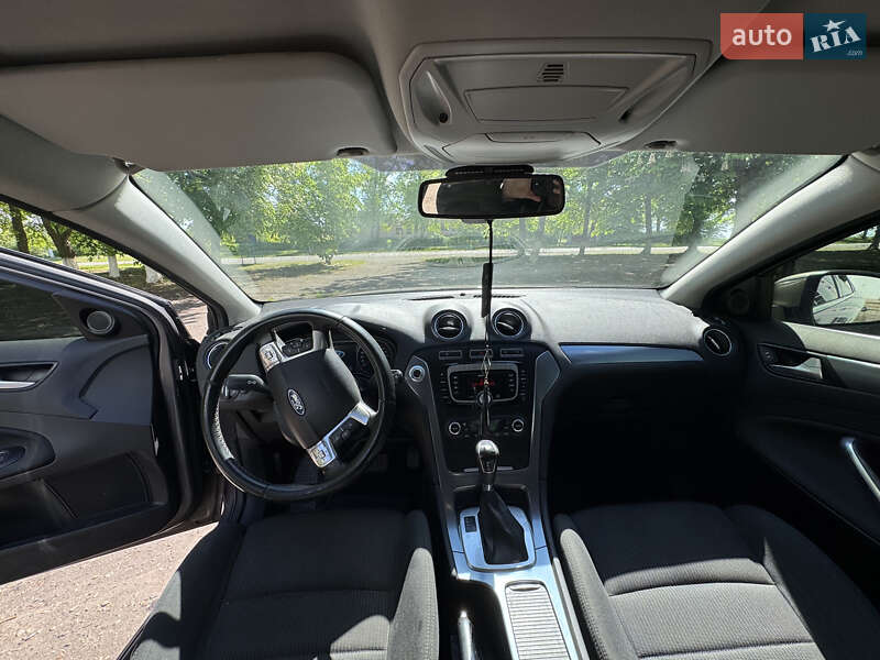 Седан Ford Mondeo 2012 в Гайвороне