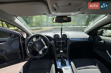 Седан Ford Mondeo 2012 в 