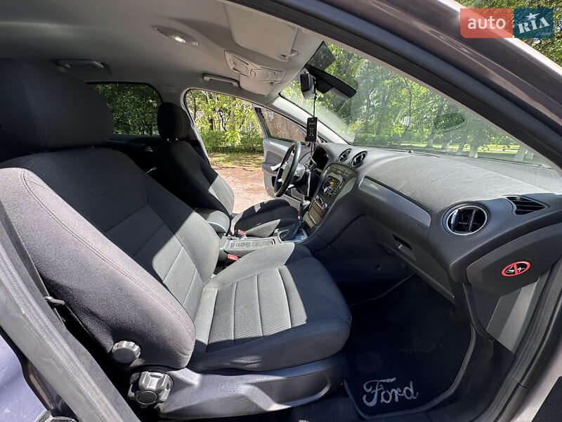 Седан Ford Mondeo 2012 в Гайвороне