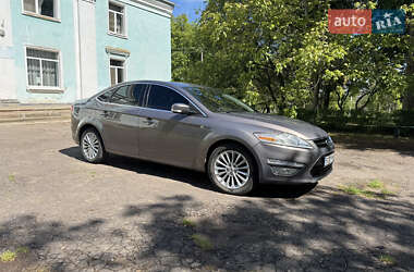 Седан Ford Mondeo 2012 в Гайвороні