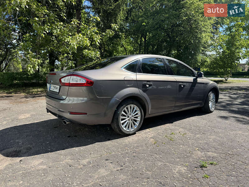 Седан Ford Mondeo 2012 в Гайвороне