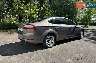 Седан Ford Mondeo 2012 в 