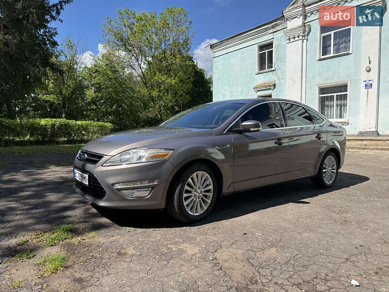 Седан Ford Mondeo 2012 в Гайвороне