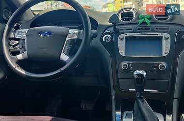 Седан Ford Mondeo 2011 в 