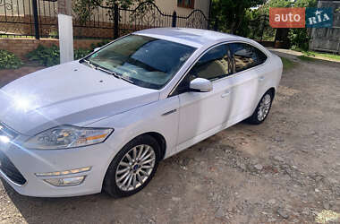 Седан Ford Mondeo 2013 в 