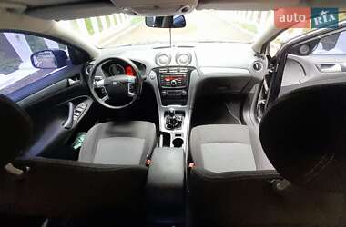 Седан Ford Mondeo 2011 в 