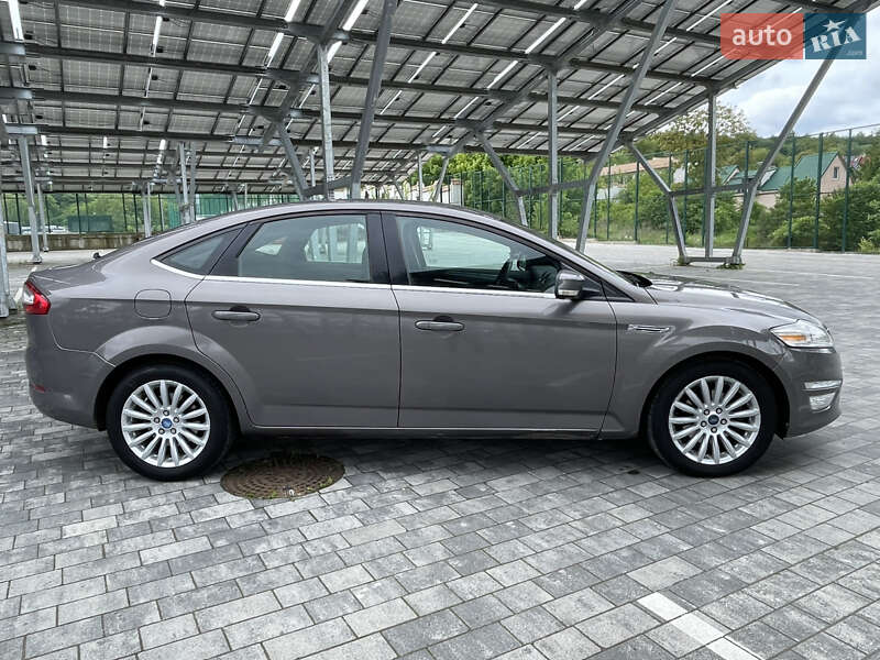Лифтбек Ford Mondeo 2014 в Львове