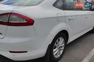 Седан Ford Mondeo 2012 в 