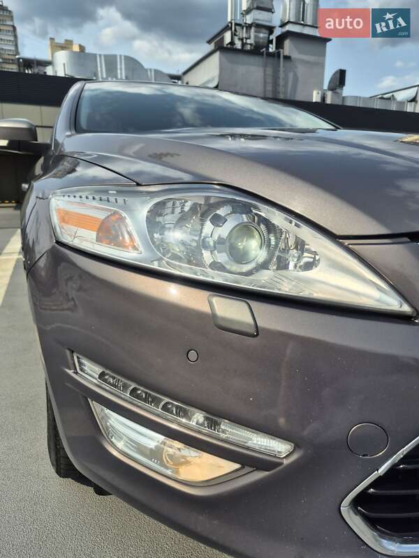 Седан Ford Mondeo 2011 в Киеве
