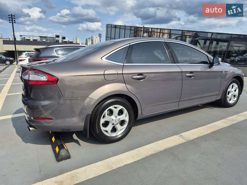 Седан Ford Mondeo 2011 в Киеве