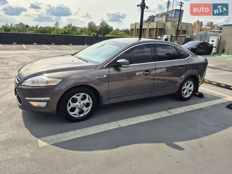 Седан Ford Mondeo 2011 в Киеве