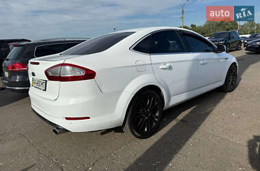 Седан Ford Mondeo 2012 в 