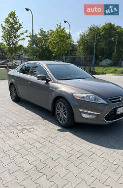Седан Ford Mondeo 2011 в 