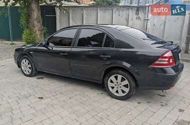Ліфтбек Ford Mondeo 2005 в 