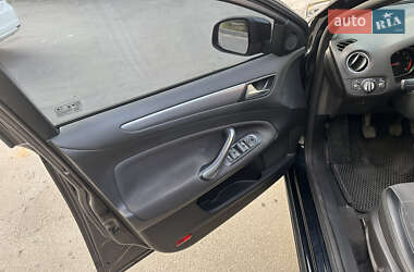 Седан Ford Mondeo 2011 в 