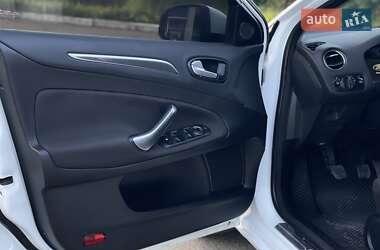 Лифтбек Ford Mondeo 2009 в 