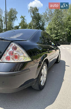 Седан Ford Mondeo 2001 в 