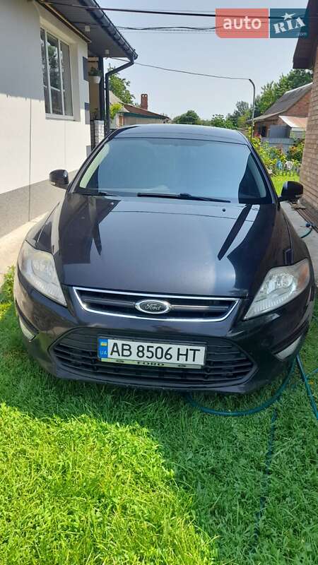 Седан Ford Mondeo 2011 в 