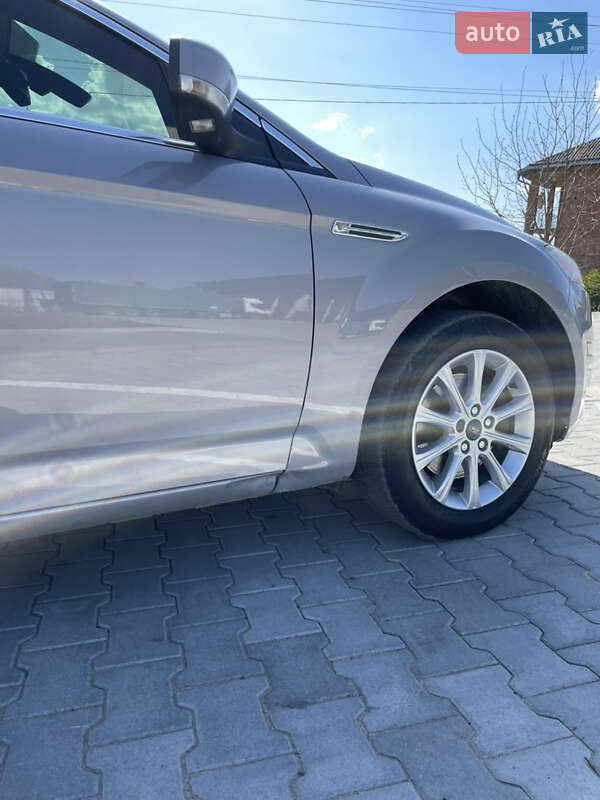Седан Ford Mondeo 2010 в Чернівцях