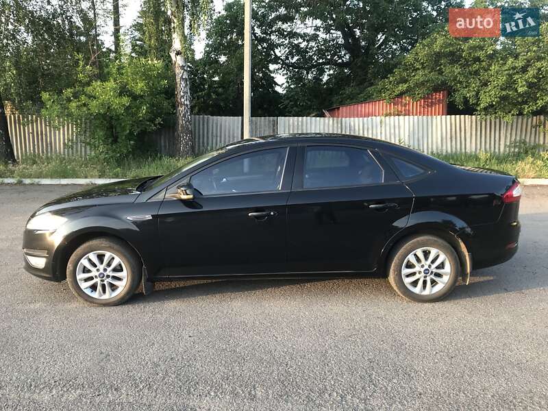 Седан Ford Mondeo 2011 в Первомайске