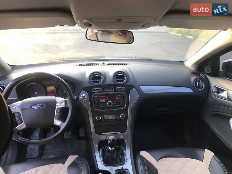 Седан Ford Mondeo 2011 в Первомайске