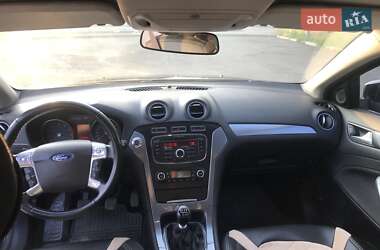 Седан Ford Mondeo 2011 в 