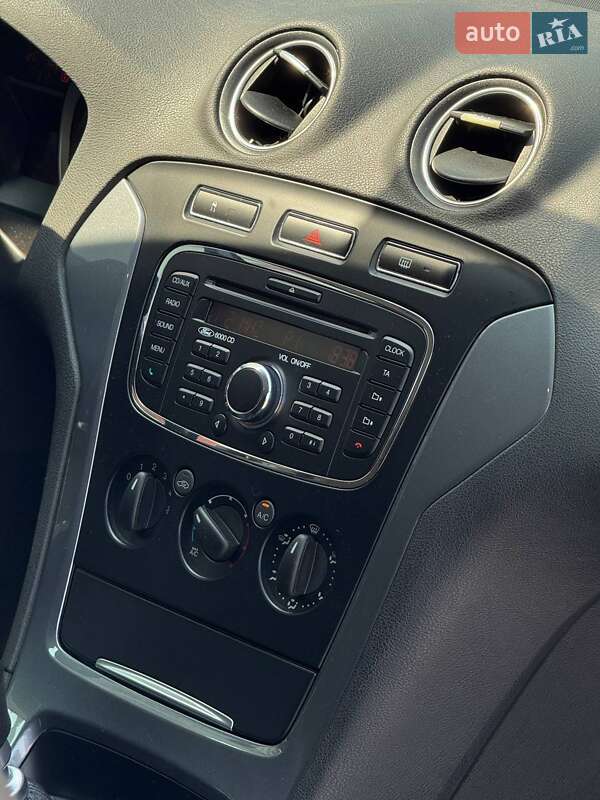 Универсал Ford Mondeo 2011 в Черновцах