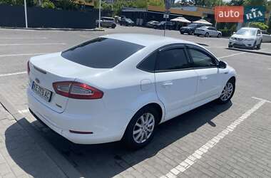 Седан Ford Mondeo 2012 в 