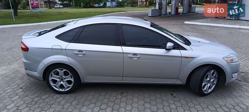 Лифтбек Ford Mondeo 2009 в Костополе
