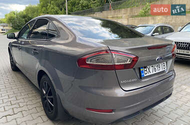 Седан Ford Mondeo 2011 в 