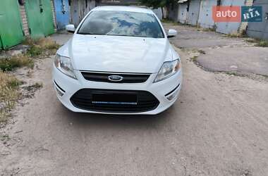 Седан Ford Mondeo 2011 в 