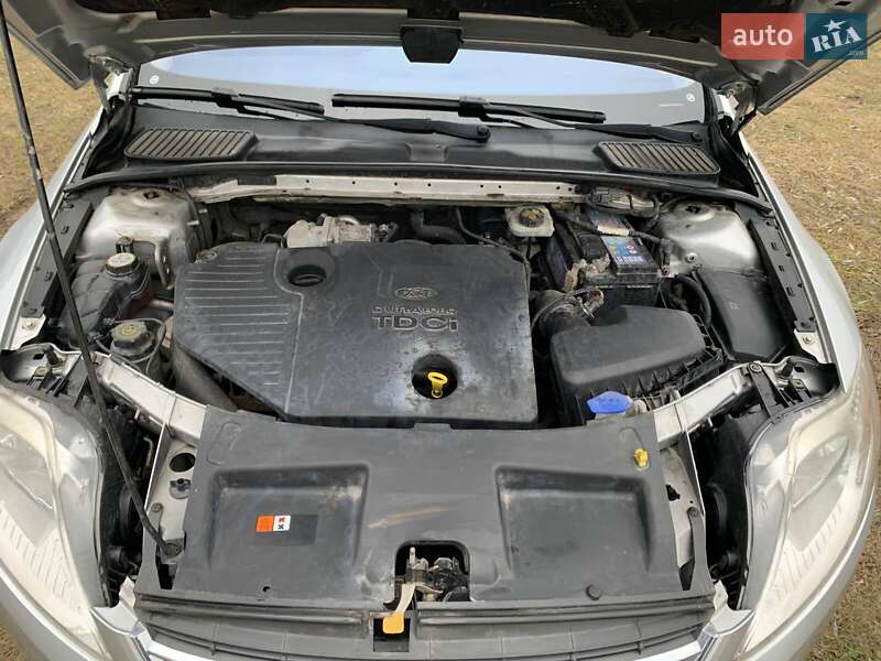 Седан Ford Mondeo 2010 в Мене