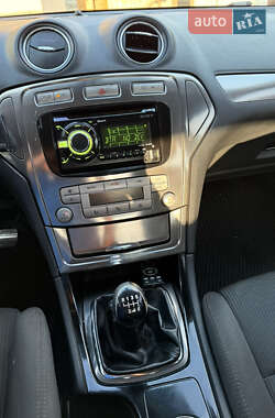 Лифтбек Ford Mondeo 2009 в 