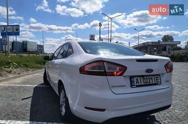 Седан Ford Mondeo 2011 в 