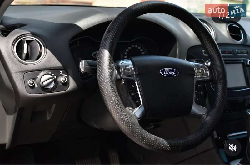 Седан Ford Mondeo 2012 в Кривом Роге