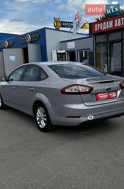 Седан Ford Mondeo 2010 в 