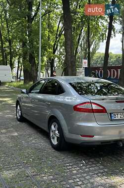 Лифтбек Ford Mondeo 2010 в 