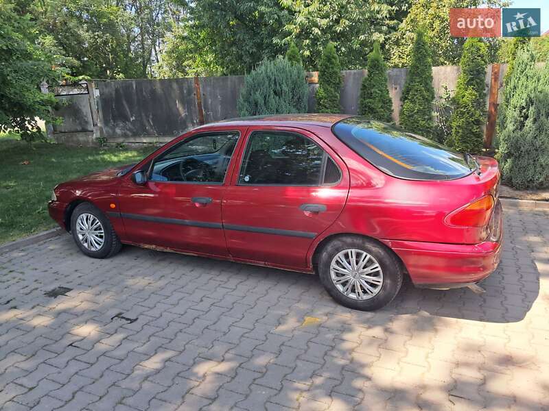Лифтбек Ford Mondeo 1994 в Черновцах