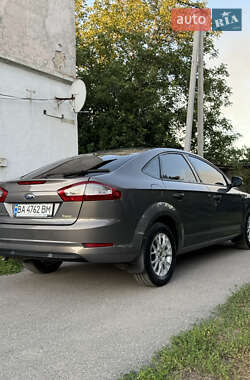 Лифтбек Ford Mondeo 2013 в 