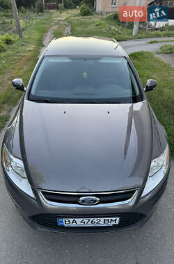 Лифтбек Ford Mondeo 2013 в 