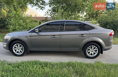 Лифтбек Ford Mondeo 2013 в 