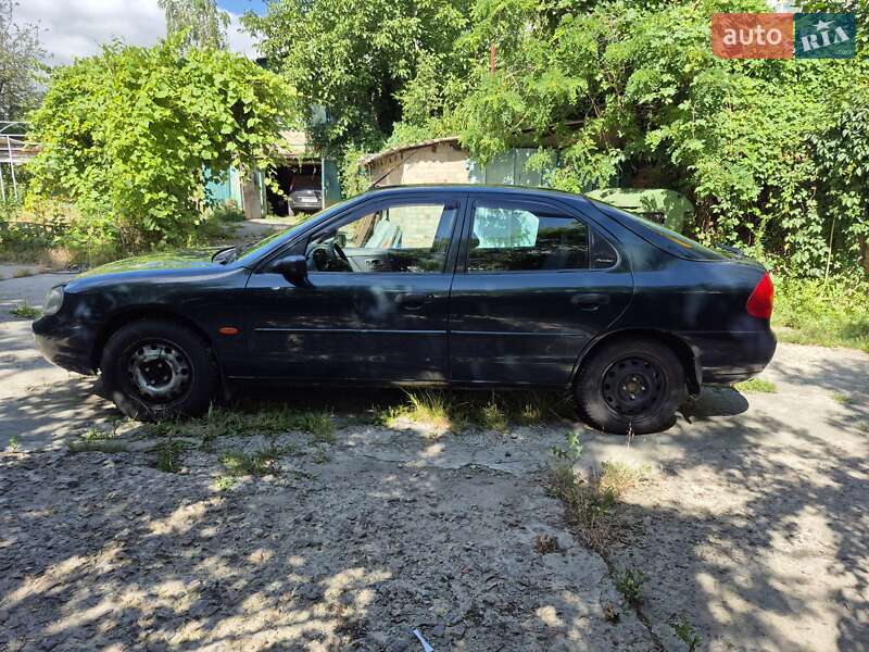 Лифтбек Ford Mondeo 1998 в Киеве