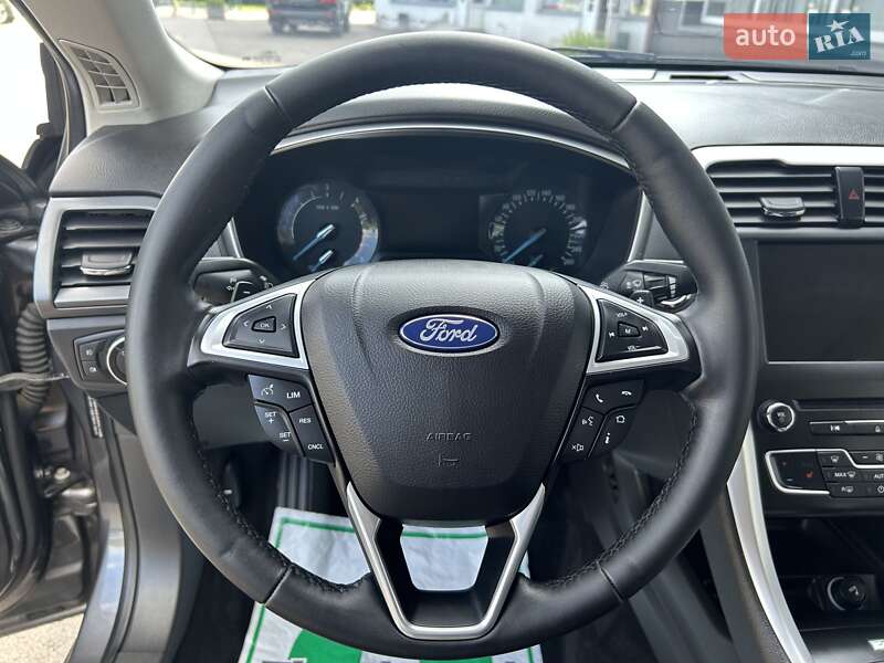 Седан Ford Mondeo 2016 в Луцке