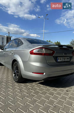 Седан Ford Mondeo 2012 в 